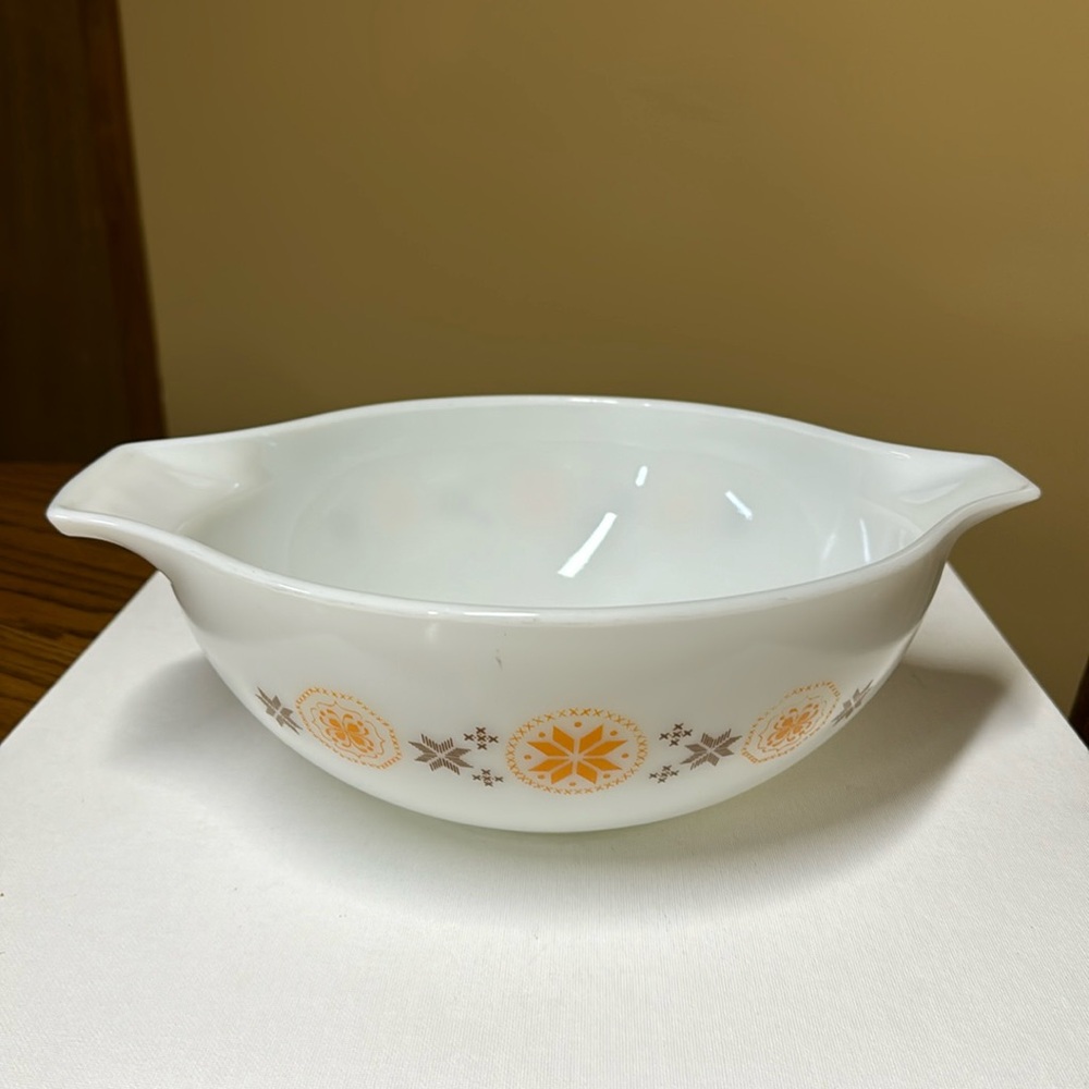 Pyrex Cinderella Town & Country 444 Mixing Bowl 4 quart